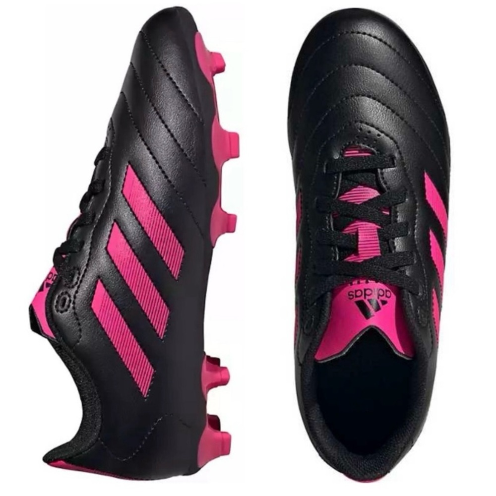 Soccer cleats